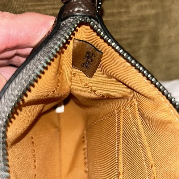 Coach wristlet - Picture 10 of 12